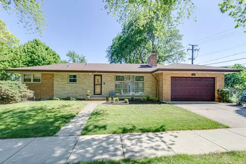 190 Cambridge Rd, Des Plaines, IL 60016