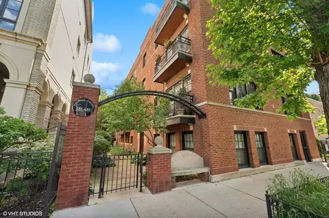 653 W Melrose St #1S, Chicago, IL 60657