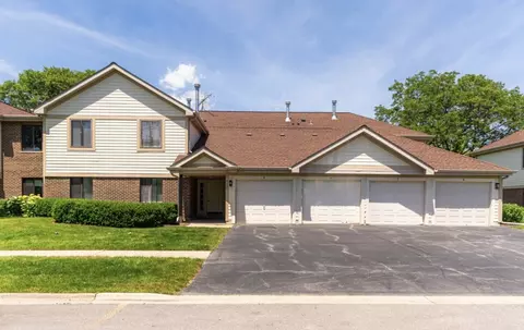 912 E Kings Row #5, Palatine, IL 60074