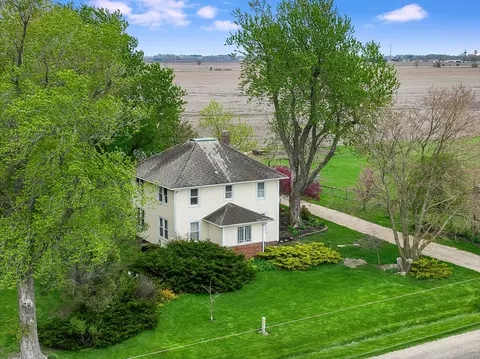 2096 E 4th Rd, Tonica, IL 61370