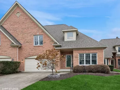 880 Pinegrove Ct, Wheaton, IL 60187