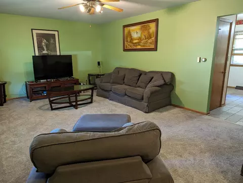 Living - 1519 S Float Ave, Freeport, IL 61032 photo 2 of 2
