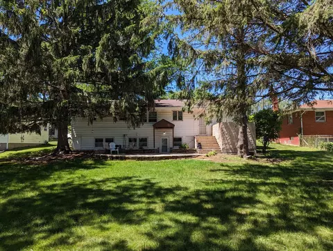 Exterior - 1519 S Float Ave, Freeport, IL 61032 photo 2 of 4