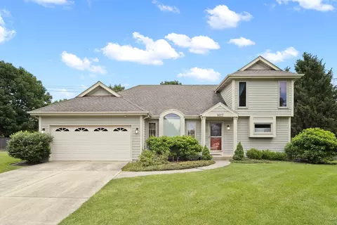 1627 Pathway Dr, Naperville, IL 60565