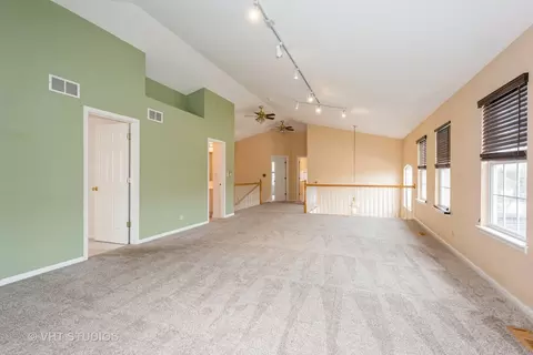 Living - 2269 Moser Ln, Algonquin, IL 60102 photo 5 of 6