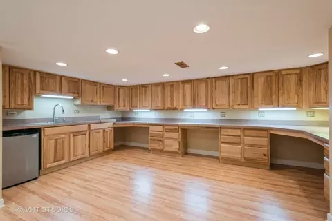 Kitchen - 2269 Moser Ln, Algonquin, IL 60102 photo 2 of 2