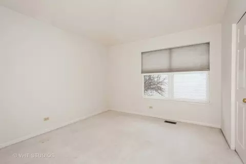 Bedroom - 2269 Moser Ln, Algonquin, IL 60102 photo 2 of 4