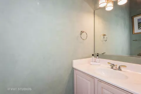 Bath - 2269 Moser Ln, Algonquin, IL 60102 photo 1 of 5