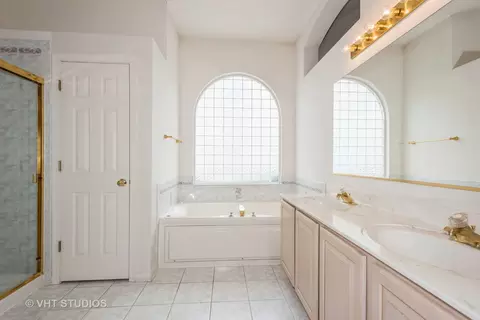 Bath - 2269 Moser Ln, Algonquin, IL 60102 photo 5 of 5