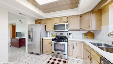 545 S River Rd #705, Des Plaines, IL 60016 photo 11