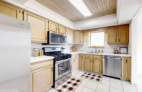 545 S River Rd #705, Des Plaines, IL 60016 photo 10