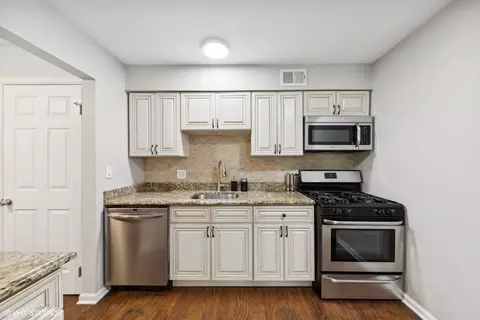 5200 Carriageway Dr #327, Rolling Meadows, IL 60008 photo 6