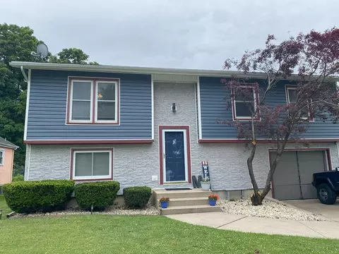 210 S Hennepin St, Ladd, IL 61329