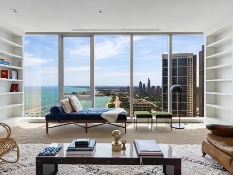 Living - 363 E Wacker Dr #4203, Chicago, IL 60601 photo 2 of 3