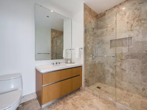 Bath - 363 E Wacker Dr #4203, Chicago, IL 60601 photo 3 of 4