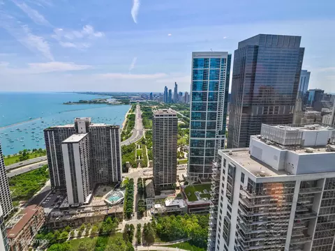 View/Area - 363 E Wacker Dr #4203, Chicago, IL 60601 photo 3 of 3