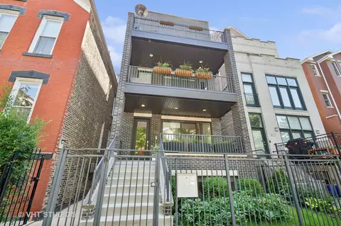 825 N Wood St #2, Chicago, IL 60622