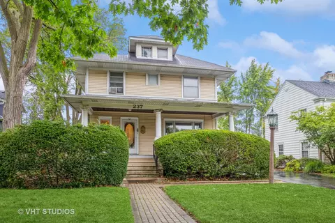 237 E Schiller St, Elmhurst, IL 60126