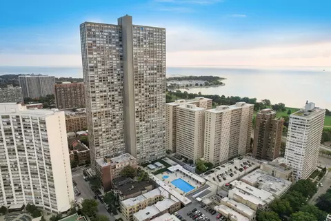 655 W Irving Park Rd #1617, Chicago, IL 60613