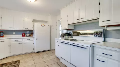 708 Wayne Dr, Machesney Park, IL 61115 photo 7
