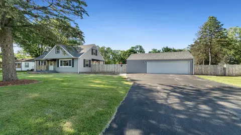 708 Wayne Dr, Machesney Park, IL 61115 photo 3