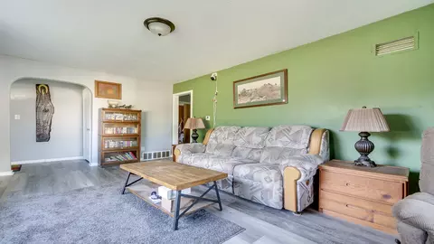 708 Wayne Dr, Machesney Park, IL 61115 photo 5
