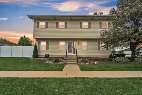 3323 79th St, Kenosha, WI 53142