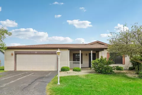 2 Surrey Ct, Grayslake, IL 60030