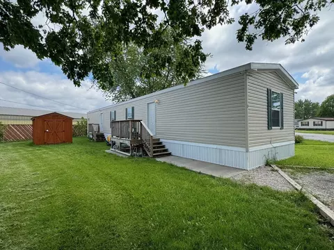 3 American Ave, Pontiac, IL 61764