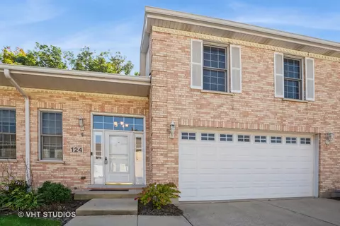 124 Oak Hill Dr, Wood Dale, IL 60191