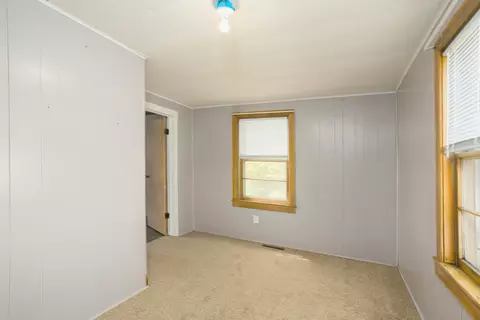 Bedroom - 670 E 2300 North Rd, Danforth, IL 60930 photo 2 of 3