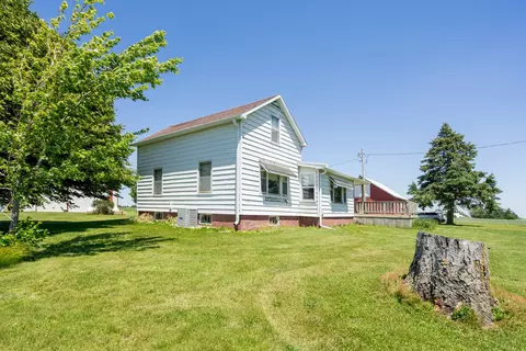 Exterior - 670 E 2300 North Rd, Danforth, IL 60930 photo 1 of 5
