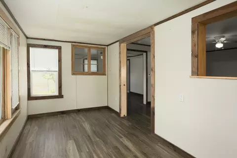 Living - 670 E 2300 North Rd, Danforth, IL 60930 photo 5 of 6