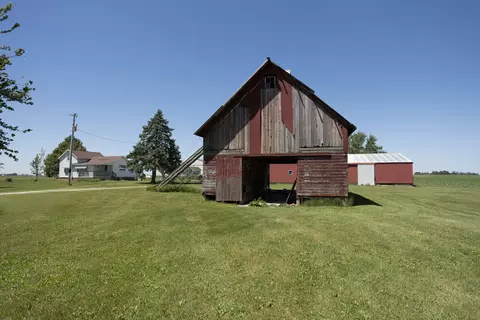 Exterior - 670 E 2300 North Rd, Danforth, IL 60930 photo 5 of 5