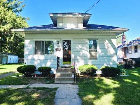 519 Assembly Pl, Dixon, IL 61021 photo 2