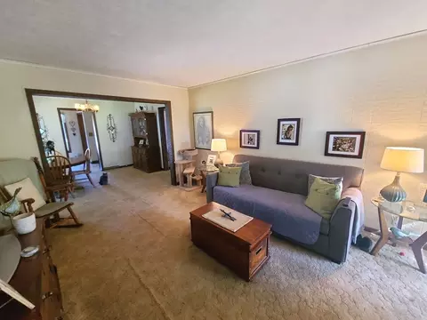 519 Assembly Pl, Dixon, IL 61021 photo 3