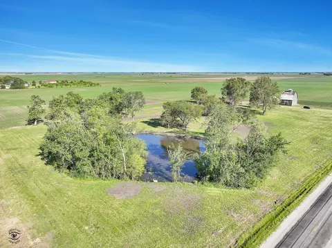 8871 N 5000e Rd, Manteno, IL 60950