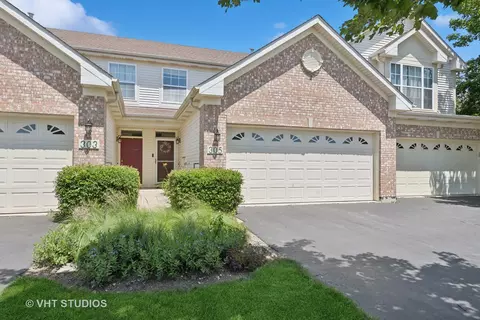 305 Lake Gillilan Way, Algonquin, IL 60102
