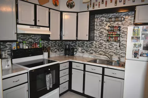 160 E Jefferson St, El Paso, IL 61738 photo 9
