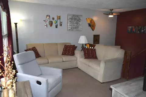 160 E Jefferson St, El Paso, IL 61738 photo 4