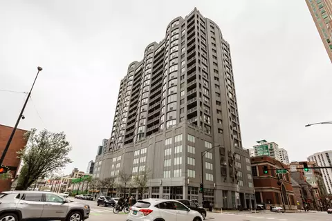 600 N Dearborn St #1304, Chicago, IL 60654