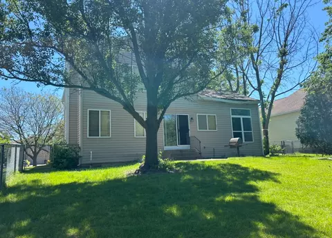 880 Tallgrass Dr, Bartlett, IL 60103 photo 3