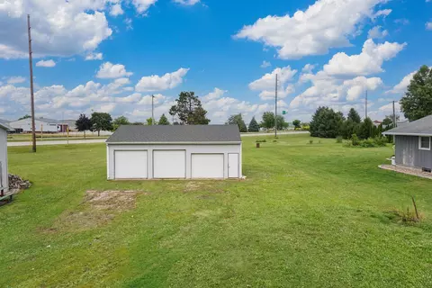 209 W Washington St, Towanda, IL 61776