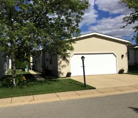 2068 Blossom Ln, Belvidere, IL 61008