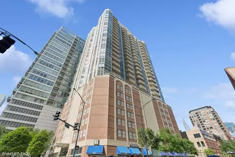 645 N Kingsbury St #803, Chicago, IL 60654