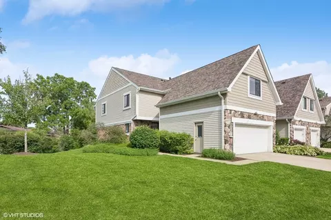 2505 Windsor Ln, Northbrook, IL 60062