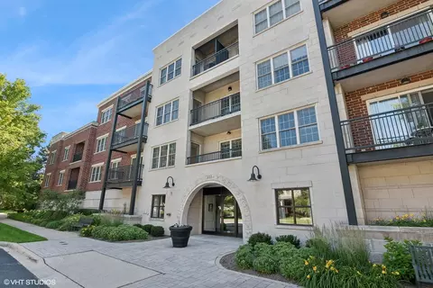 111 N Larch Ave #208, Elmhurst, IL 60126