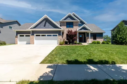 2005 Sinclair Ct, Bloomington, IL 61704