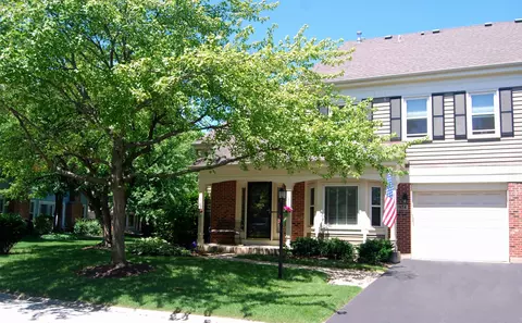 1974 N Charter Point Dr, Arlington Heights, IL 60004