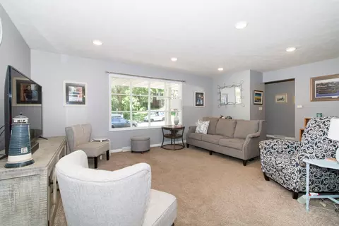 Living - 106 Veronica Way, Normal, IL 61761 photo 3 of 4